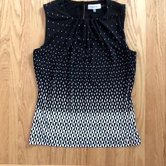 Calvin Klein sleeveless top - Picture 1 of 4